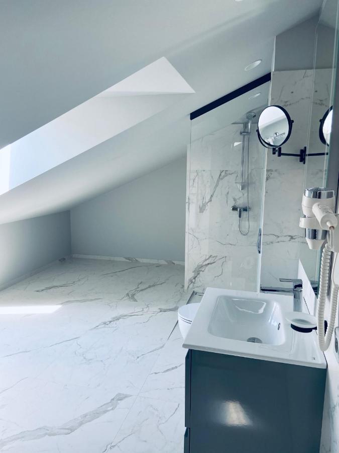 Roze Republikas Apartments Liepaja Ngoại thất bức ảnh