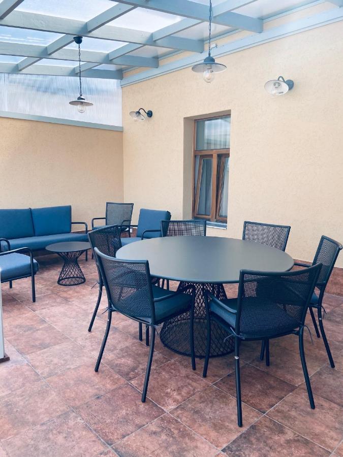 Roze Republikas Apartments Liepaja Ngoại thất bức ảnh