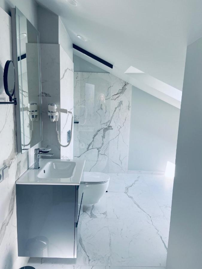 Roze Republikas Apartments Liepaja Ngoại thất bức ảnh