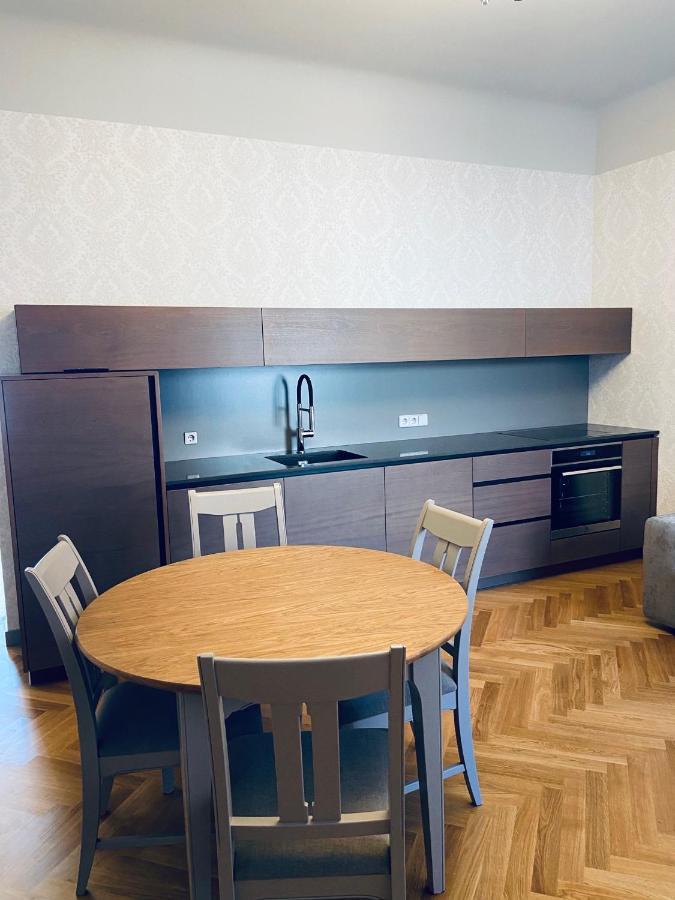 Roze Republikas Apartments Liepaja Ngoại thất bức ảnh